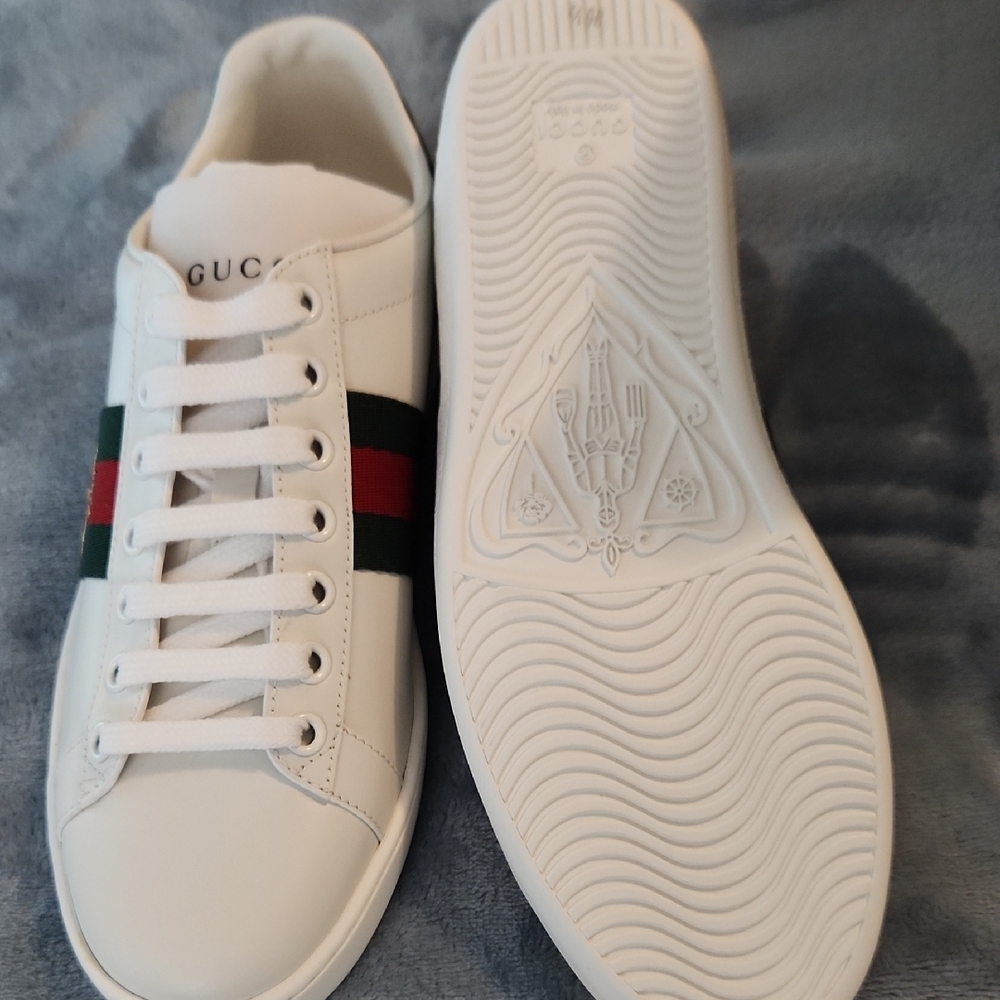 Gucci White Sneakers with Green and Red Stripes - Picture 3 of 5